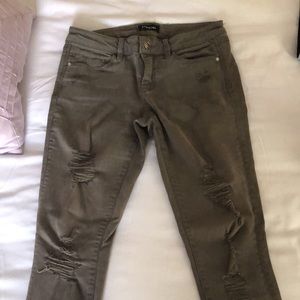 Bebe destroyed jeans